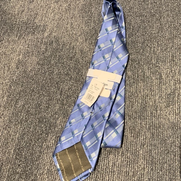Men’s Blue Patterned Calvin Klein Tie (XL - Extra Long) - Picture 2 of 3